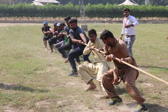 MHusnain466's tweet photo. #Tugofwar #CricketTwitter #Champions https://t.co/QAuiBQExBa