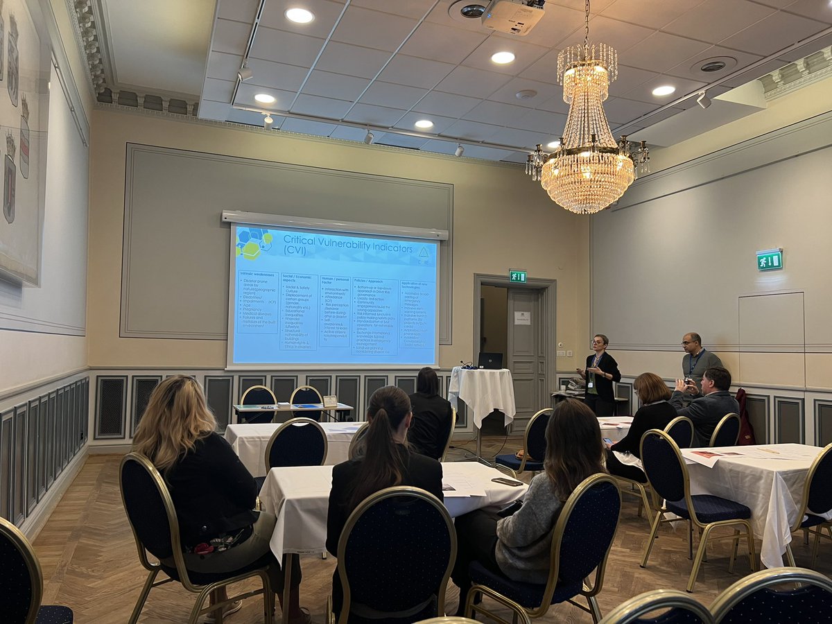 AAAshleyQ's tweet photo. Workshop about Crisis information design with a human factors/ergonomics perspective❕
Gabriella is sharing the study of The human variable in societal resiliency to disasters📍
#NES_2022 https://t.co/CD6k1Pv5ob