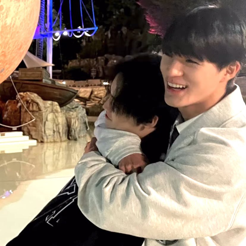 _renjxn's tweet photo. 📸by jeno                     📸 by renjun https://t.co/KAx6ZjsdUn