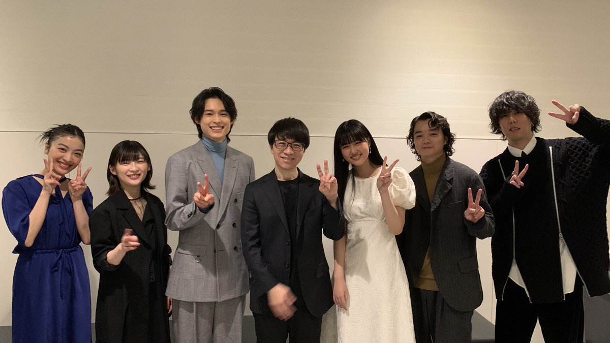 xxxxxx___84's tweet photo. 松村北斗くんの身長バグきました！！きました！！ https://t.co/cGEjLdlCxH