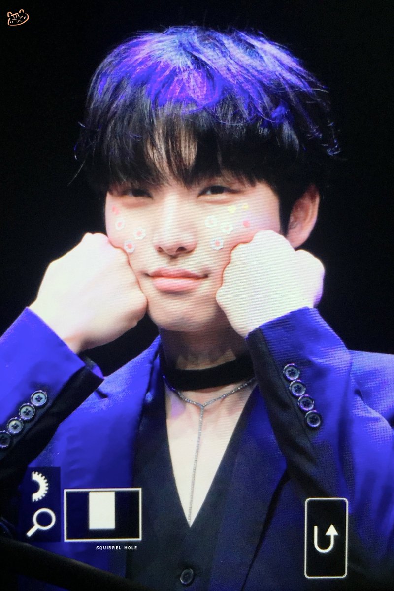 SquirrelHole67's tweet photo. 221025 에버라인 팬싸 프리뷰

🌸🌸

#서호 #SEOHO #원어스 #ONEUS #ソホ https://t.co/1wtGrcgaxT