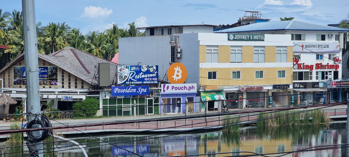 One of the main advantages of #Bitcoin with Pouch is that you can receive payments from users who don't use Pouch.

If you got family in the USA for example they can use a app like Strike and send you money instantly and for free.

They send USD you get PHP.

Instantly.