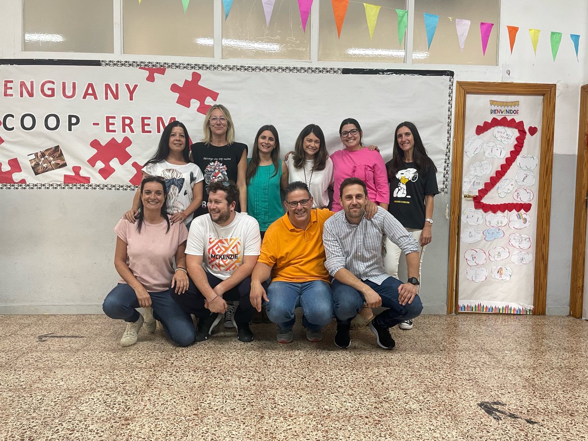 marilomm7's tweet photo. In Martí Sorolla and Academia Jardín, we are very excited! 40 of our teachers have renewed the Microsoft MIE Expert certification.This is a recognition of excellence in the use of educational technologies and methodology. Congratulations!
@MicrosoftEdu @GrupoSorollaEdu #MIEExpert https://t.co/kCiUzUS0dx