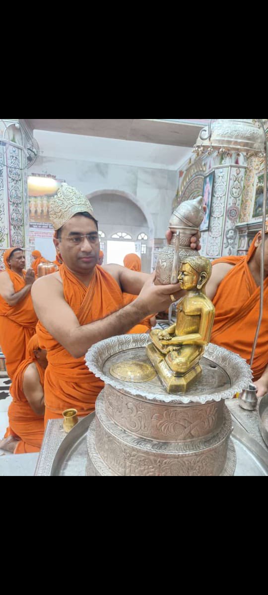 imshailjain's tweet image. भगवान महावीर स्वामी के २५४९ वें निर्वाण महोत्सव #मोक्ष_कल्याणक पर्व की आपको और आपके परिवार को बहुत बहुत शुभकामनाएँ ।
आपके जीवन में भी ज्ञान का प्रकाशोत्सव हो इसी भावना के साथ दीपावली की बहुत बहुत शुभकामनाएँ।
🪔🪔🪔
#Diwali