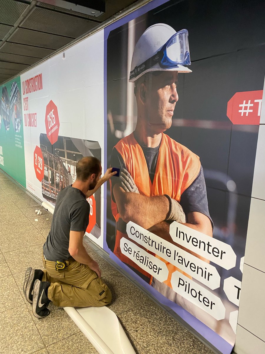 BTPRhone's tweet photo. #TeamBTP #spotted dans le Métro Bellecour 👀
Lancement de la campagne de promotion des métiers du #BTP en partenariat avec le @TCL_SYTRAL !
👷♂️👷♀️Les compagnons du BTP sont mis à l’honneur par les portraits de Maxime brochier, stylisés par Paul Bourgey. https://t.co/7h4lgSAtYI