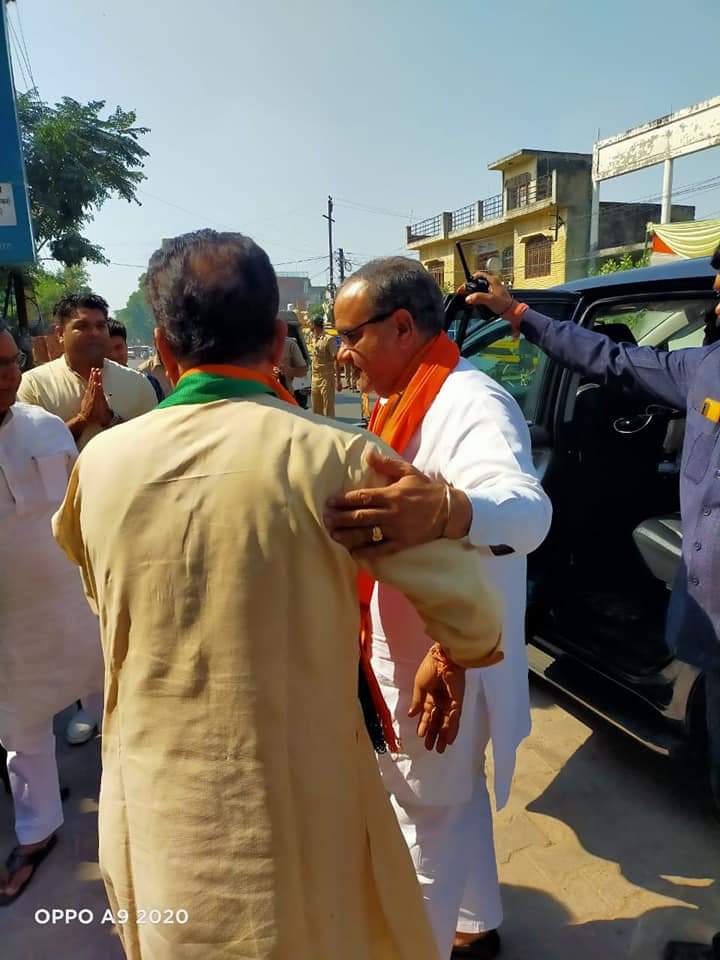 DrIndraDevSingh's tweet photo. माननीय चौ.भूपेन्द्र सिंह जी, प्रदेश अध्यक्ष भाजपा, उप्र के हम अत्यंत आभारी हैं जिन्होंने अपने बहुमूल्य समय में से समय निकाल कर हमें दिया और धामपुर स्थ��त हमारे निवास पर पधारे।
@Bhupendraupbjp 
@BJP4UP https://t.co/Sq0waalY4N