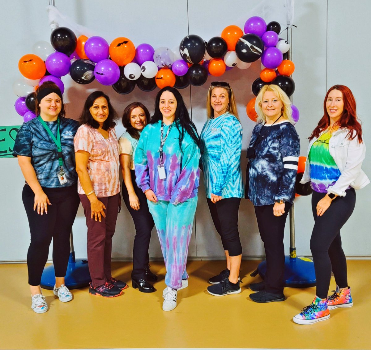 MsCulverTeaches's tweet photo. The @PetroskyPirates Block Team says "peace out to drugs!"✌️✌️ @AP_Petrosky @PetroskyCounLG @PETROSKYMUSIC80 @PetroskyLibrary @tammydonnell7 @Rach_AliefArt #RedRibbonWeek2022 https://t.co/ILDxetXH8W