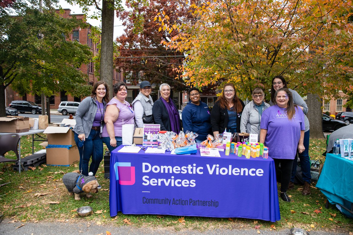 CAPLancaster's tweet photo. In partnership with Bakers Uprising, @DVSLanc, a program of #CAPLanc, we held the 3rd Annual Bake Sale & Community Health Fair at Musser Park! The bakers put their heart and soul into their baked goods to support victims and survivors of domestic violence and raised $π,πππ!β£ https://t.co/MOS4iYr2FJ