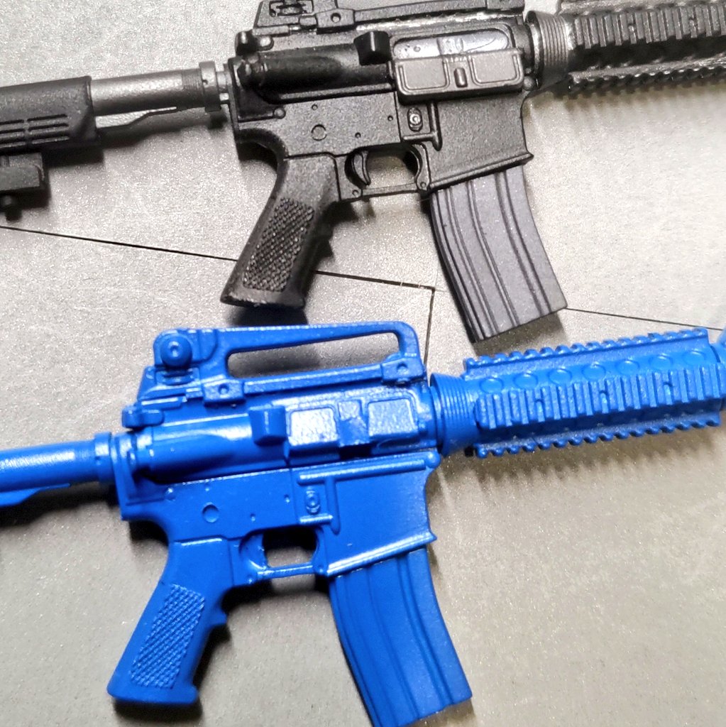 ammocan762's tweet photo. M4を青く塗ってトレーニング用のブルーガン再現してみました。トリガーの後ろの隙間埋めたり、いつも処理してるバリとか合わせ目をあえて残したりしてみました。
#リトルアーモリー 
#リトルアーモリーを装備 
#littlearmory
#m4a1
#ブルーガン
#bluegun https://t.co/UHvnrwKCKo