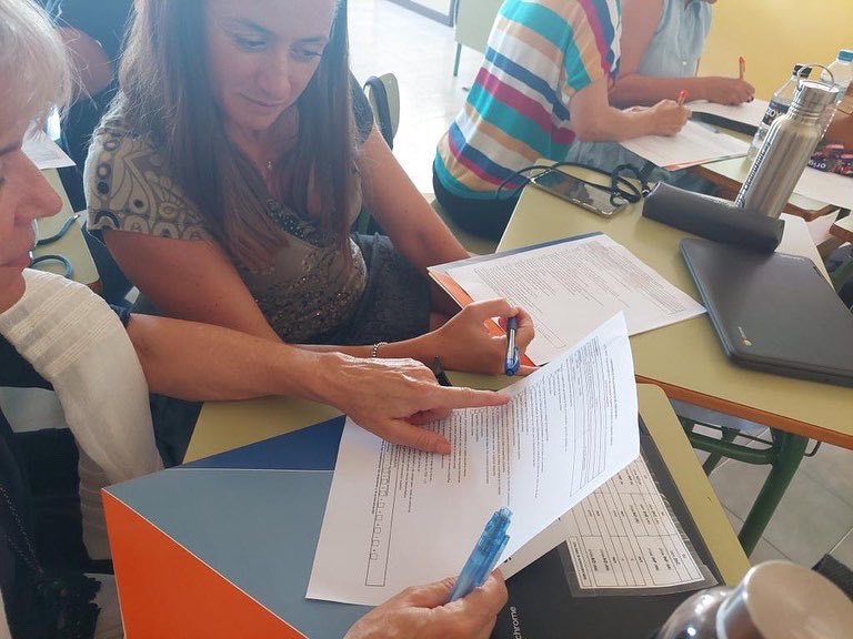 SJO_CC's tweet photo. Aquest cap de setmana els professors de l'escola hem aprofitat l'oportunitat d'assistit al curs impartit per la professora María Josefa Bautista-Cerro Ruiz, experta en sostenibilitat. https://t.co/CyD2hWNNuS