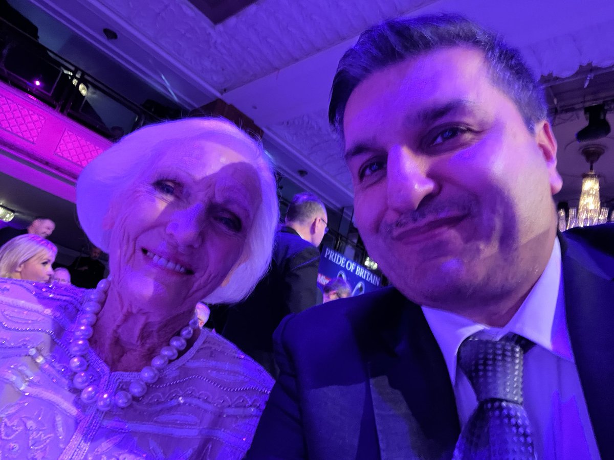 Also met the Queen of @BritishBakeOff Mary Berry at the @PrideOfBritain awards last night.