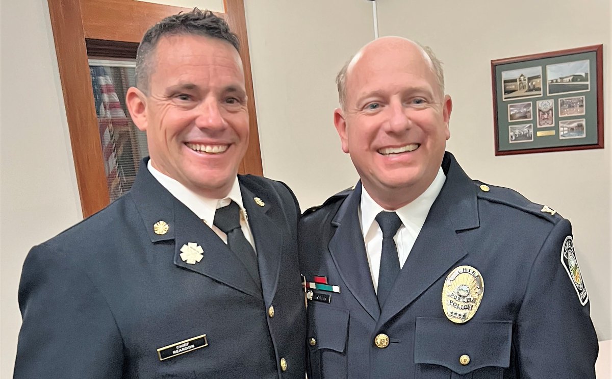 Congratulations to the new Fire Chief of Liberty Township Fire Department, James Reardon!

Powell City Council and Police Chief Hrytzik were proud to join the Liberty Township Board of Trustees at your swearing-in ceremony. We look forward to working with you!

#powellohioproud