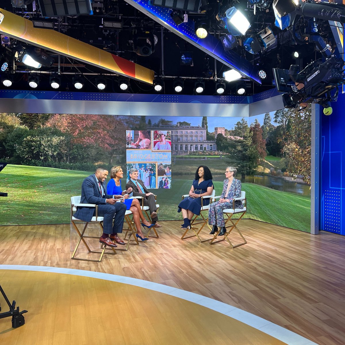 Guess who stopped by <a href="/GMA/">Good Morning America</a> today to talk about #InsideBridgerton?! 🎉📚