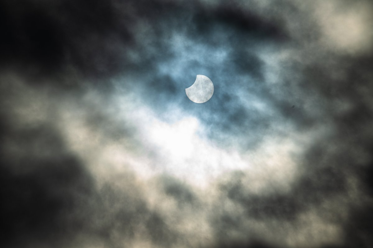 flynn_nrg's tweet photo. This morning's eclipse from North Dublin. https://t.co/xE5pvNU8It