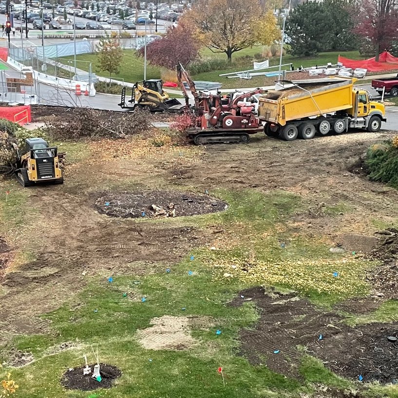 MU_MCW_BME's tweet photo. #Construction is definitely underway for the  #JointDepartment's new neighbors at the @MedicalCollege campus! Our new #CuttingEdge #Cancer #Research #Center will be the only cancer-dedicated research facility in Milwaukee and eastern Wisconsin. More here: https://t.co/qaQduVWyMK https://t.co/a1jkF4pk5R