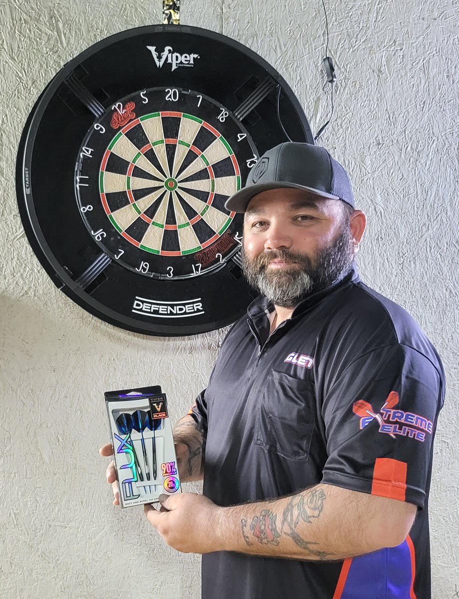 AmericanDarters's tweet image. Member Glen Richard showing off the VIPER darts he won for getting Member of the Month in August. Nice shooting, Glen!
Check out that sweet VIPER DEFENDER board surround in the back too!

#adafamily #viperbygld #gldproducts