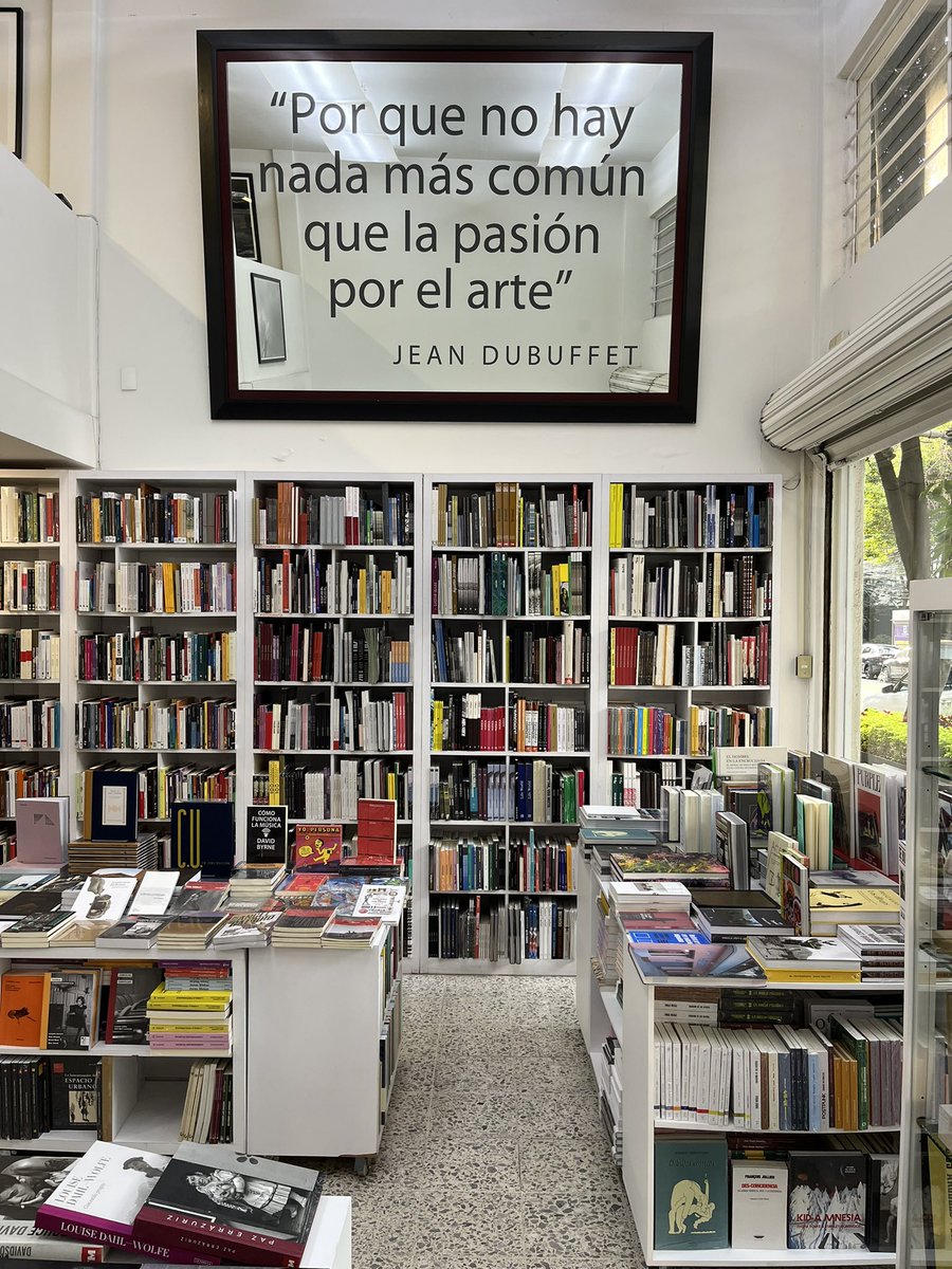 Sigo descubriendo librerías en Ciudad de México: la nueva <a href="/polillalibreria/">polilla librería🪰</a>, especializada en literatura latinoamericana, y Exit, centrada en arte contemporáneo. Ambas pequeñas, muy bien curadas y preciosas.