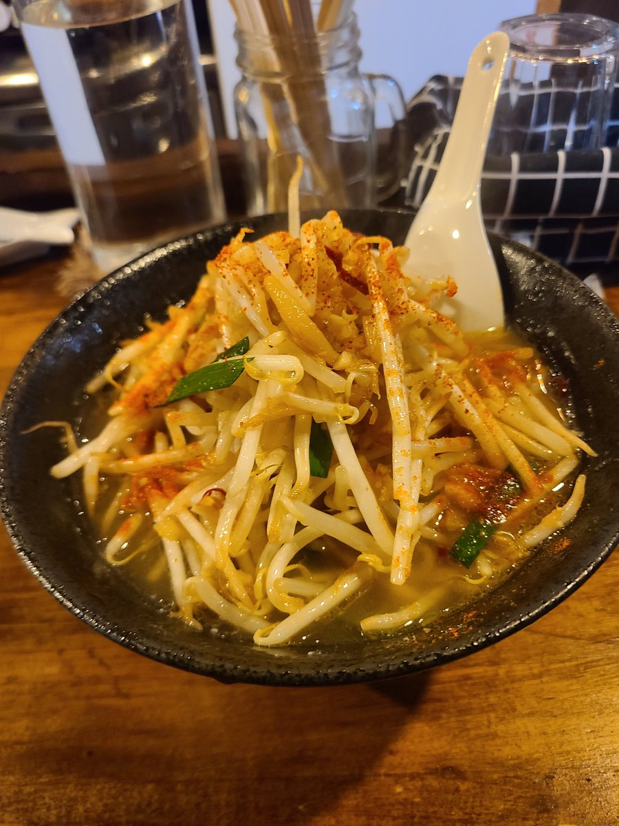 163Kagoshima's tweet photo. 気になってて行ってきた😊 #ベトコンラーメン  #ベストコンディションラーメン  #ニンニク辛さ2倍 https://t.co/35PpBCFUxr