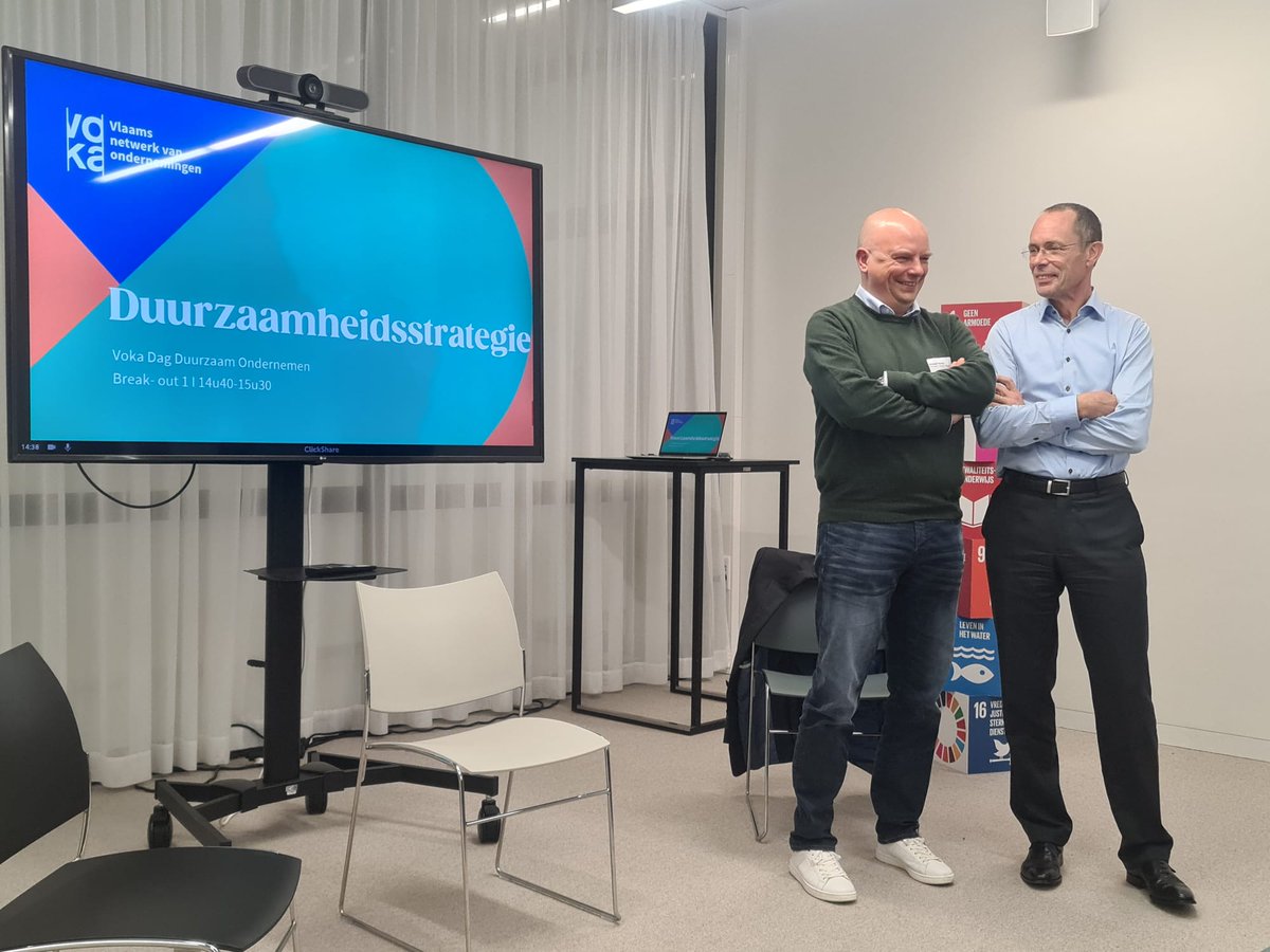 DNSBelgium's tweet photo. Today @vokavzw organises Sustainable Business Day and we are there to share our experience in sustainability strategies. Let's not hide our excitement: we're also thrilled to receive the SDG Champion award later today 🤩 Hard work pays off. #sustainability #VCDO https://t.co/KTIsv8ISeA