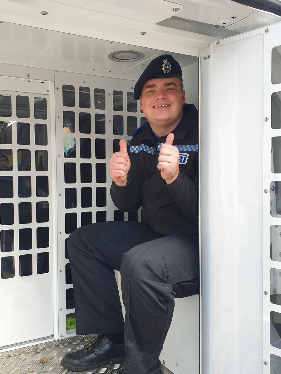 We also conducted a Community event in Church Street with 3WV Cadets. Engaging with the community and giving advice. Two of the cadets wanted to see what the cell van was like inside #communityengagement @CadetsWMP @WMPolice @wvpartnerships @WolvesPolice