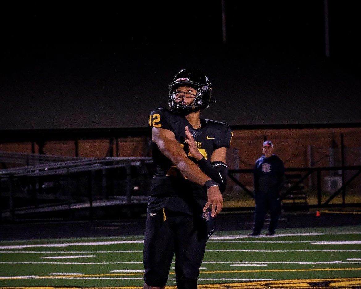 Highland Springs QB Khristian Martin got extended time with the staff during his visit on Saturday and shares mutual interest with the #Terps. He talks about the offense, relationship with the coaching staff (+) insidetheblackandgold.net/qb-khristian-m…