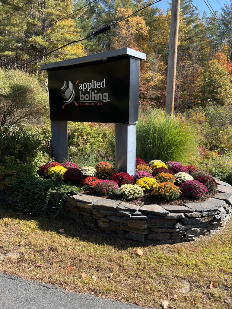 AppliedBolting's tweet photo. Mums the word 😊 Cherishing the last of our Fall days here in Vermont!

#bolts #bolt #construction #structuralsteel #steeljobs https://t.co/XVjmMMKQR8