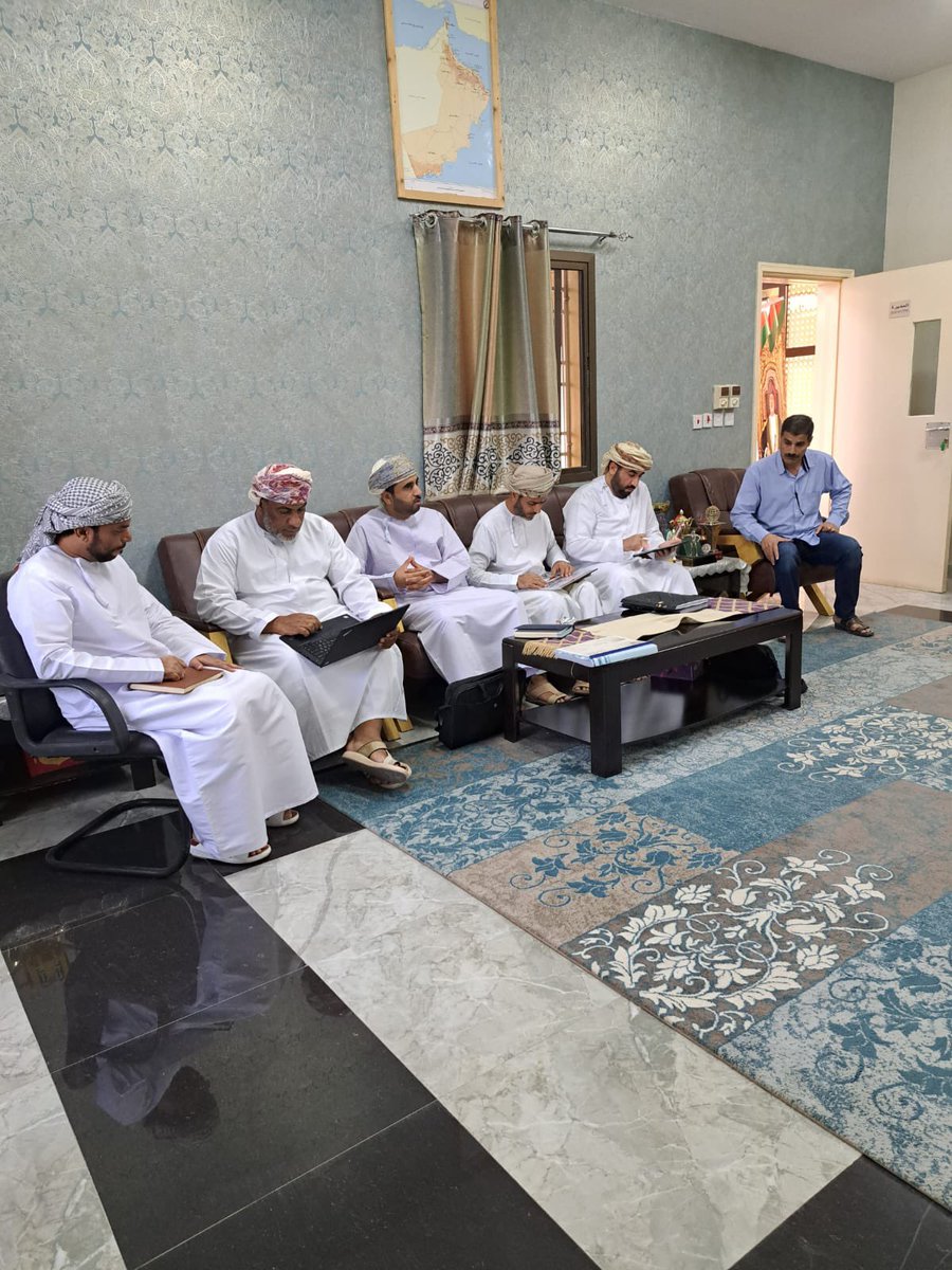 amnaschoolbukha's tweet photo. جانب من الزيارة الاشرافية التخصصية لمادة الرياضيات للمدرسة حيث تم الالتقاء بمديرة المدرسة واستعراض أهداف الزيارة ، وحضور مواقف صفية لمعلمات المادة ومناقشة التحصيل الدراسي وسبل تحسينه ،،،

#مدارسنا_مستقبل_واعد https://t.co/sfZnaNcQHq