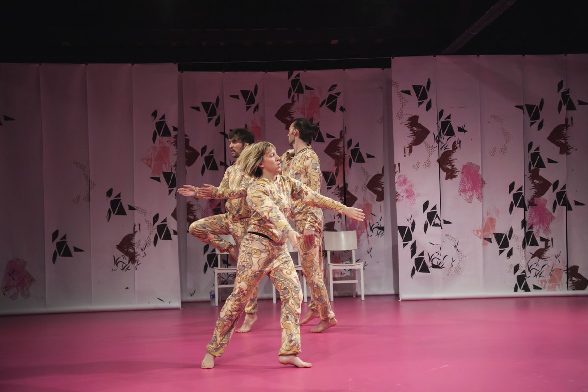 Red_Eye_Theater's tweet photo. Continuing our tour of SuperGroup's most iconic Red Eye moments...we revisit The Tent Has Been Pulled Down (2012). 

SuperGroup's latest performance, Fine, opens (and closes) next week, so time to reserve your tickets! https://t.co/SweTrHOKU6