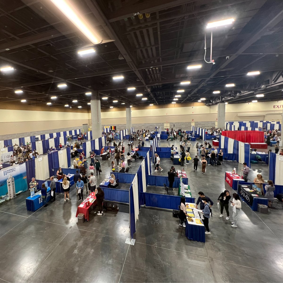 👏🏾👏🏻 Special thanks to the committee, volunteers, counselors, and exhibitors who joined us at the Greater Phoenix National College Fair on Sunday. You are appreciated! #collegefair #collegefairs