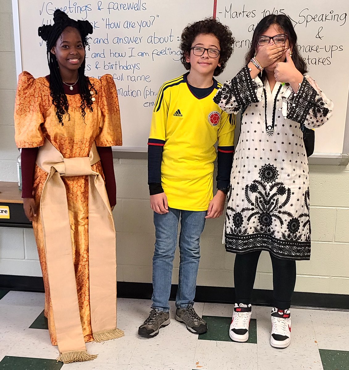 Different cultures are represented on Cultural Day. I am pleased to say that Spanish is learned by students from Colombia, Ghana, Morocco, Bangladesh, Ethiopia, Salvador, Afghanistan, Bolivia, Uganda, Pakistan, and The United States! #SpiritWeek 
<a href="/RipponMiddle/">Rippon Middle School</a>  @PWCSWorldLang