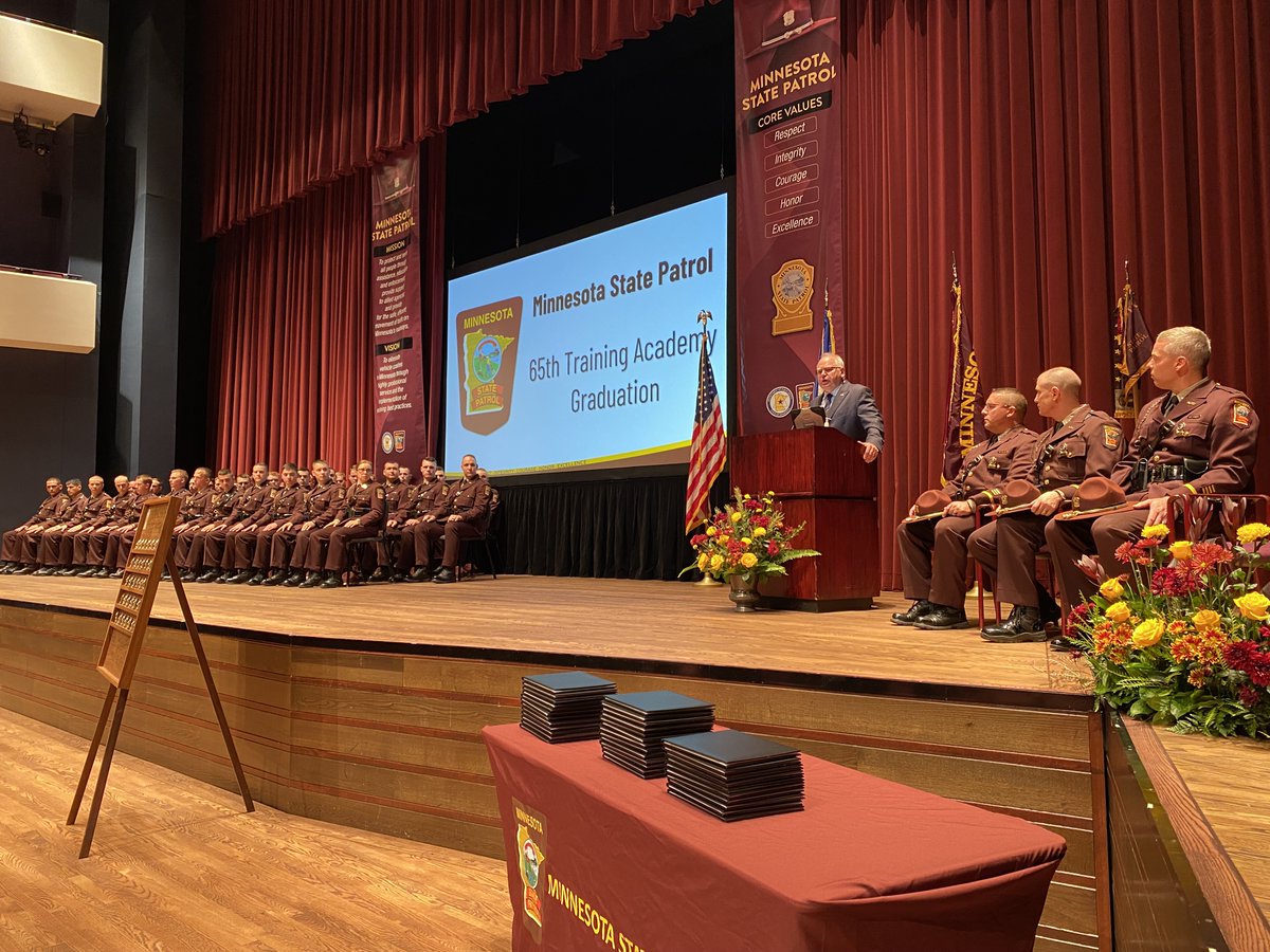 MnDPS_MSP's tweet photo. Thirty-five new troopers took the oath today during a graduation ceremony for the 65th Training Academy. Welcome to the State Patrol and thank you for your service! https://t.co/fynUeAmZPj