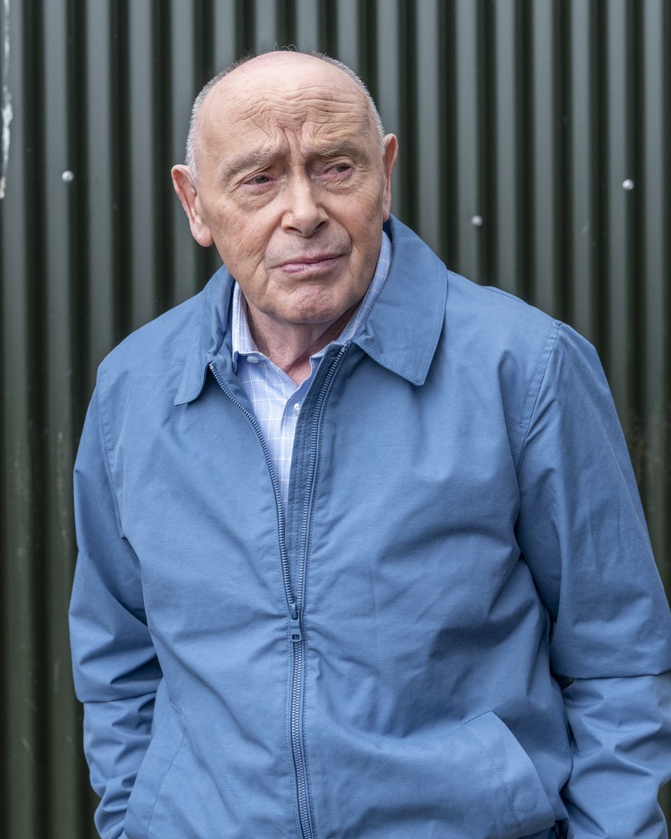dmpr_galway's tweet photo. An inseoidh Greg an fhírinn anocht @RosnaRun 8.30pm @tg4. 
An dtabharfaidh Caitríona aghaidh ar Niall? An oibreoidh plean Mhalachaí?  Bígí ag breathnú #tv #dráma #gaeilge #gaeltacht #chonamara #connemara #gaillimhabú https://t.co/fSDSE0zled