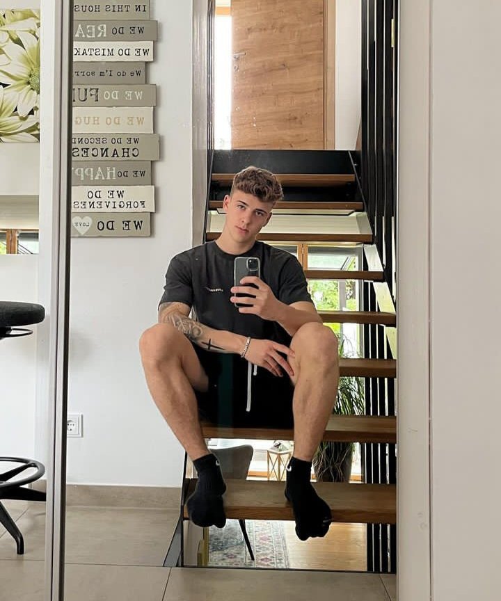 AlphaJamesb's tweet photo. be a good boy and make me happy today
 #drains #slaves #paypig #findom https://t.co/T3fF2YHk6S