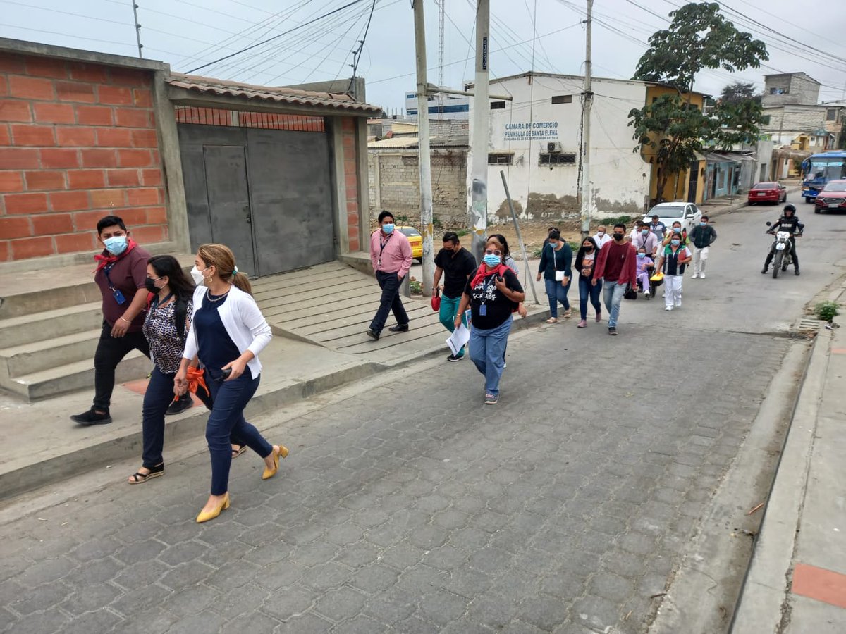 IESS_YoTeGuio's tweet photo. #SantaElena | El Centro de Especialidades La Libertad, elaboró un simulacro de Tsunami dirigido al personal médico y administrativo para así identificar las rutas de evacuación.

#IESSatuServicio https://t.co/PNpLbGvwrF