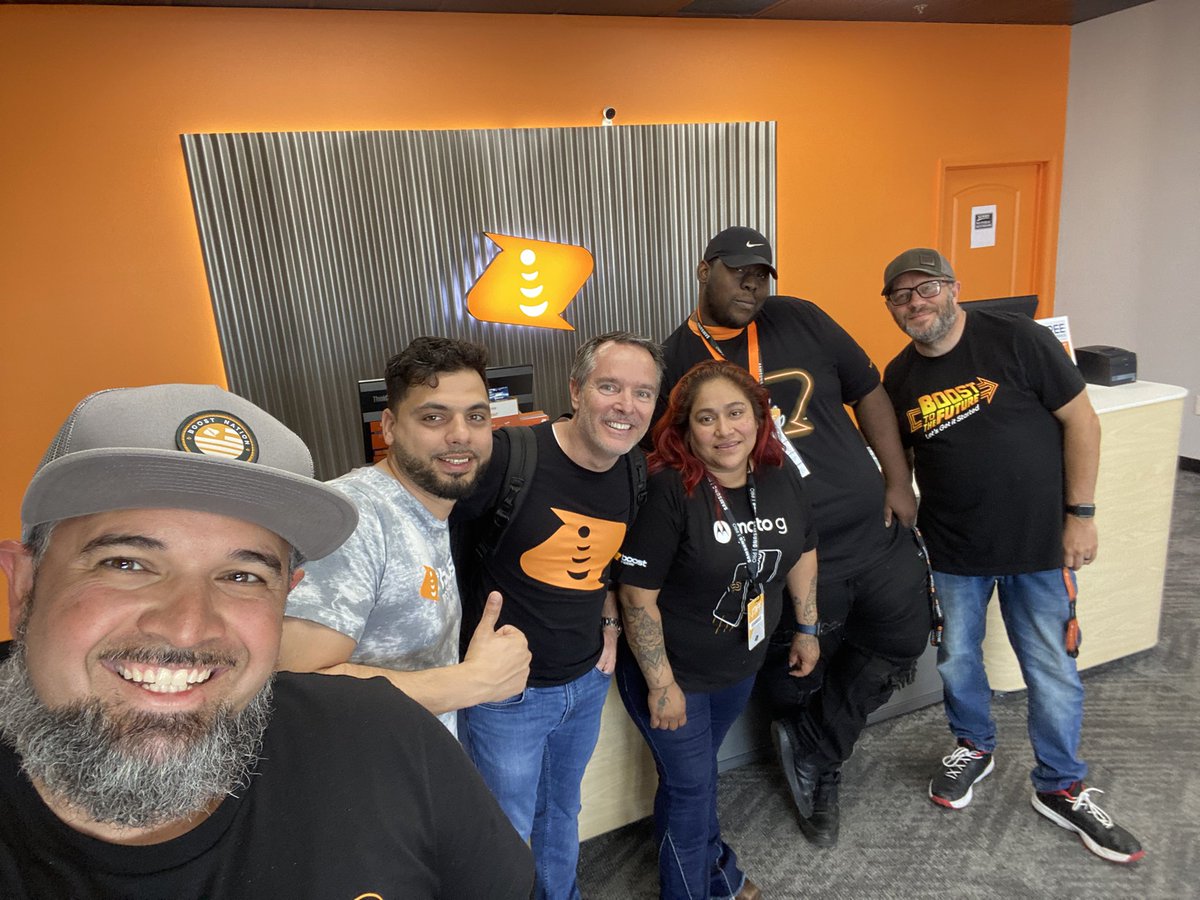david_lopez702's tweet photo. Love meeting with #MKWireless out here in #Vidalia !!! Doing great things and giving great service!! #BAD_Batch #BoostSouthEast #BoostNation @JayMiglionico @mschwager3 https://t.co/w1DIG9xEjt