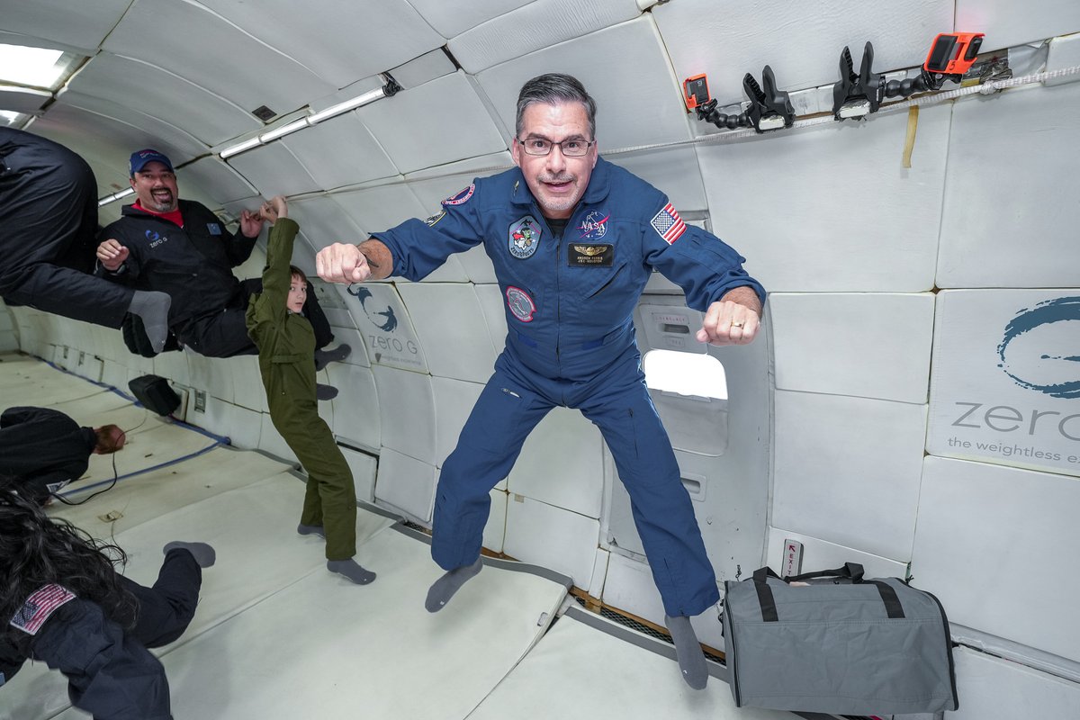 aparrisx's tweet photo. Zero-G and I feel fine!!!! 🚀🌏🌍🌎😀 @theinspired24 @spaceplusnft @GoZeroG #theinspired24 #gozerog #gozerogravity #spaceplus5 #NASA #Space @SpaceCenterHou https://t.co/6vHU2b8Dez