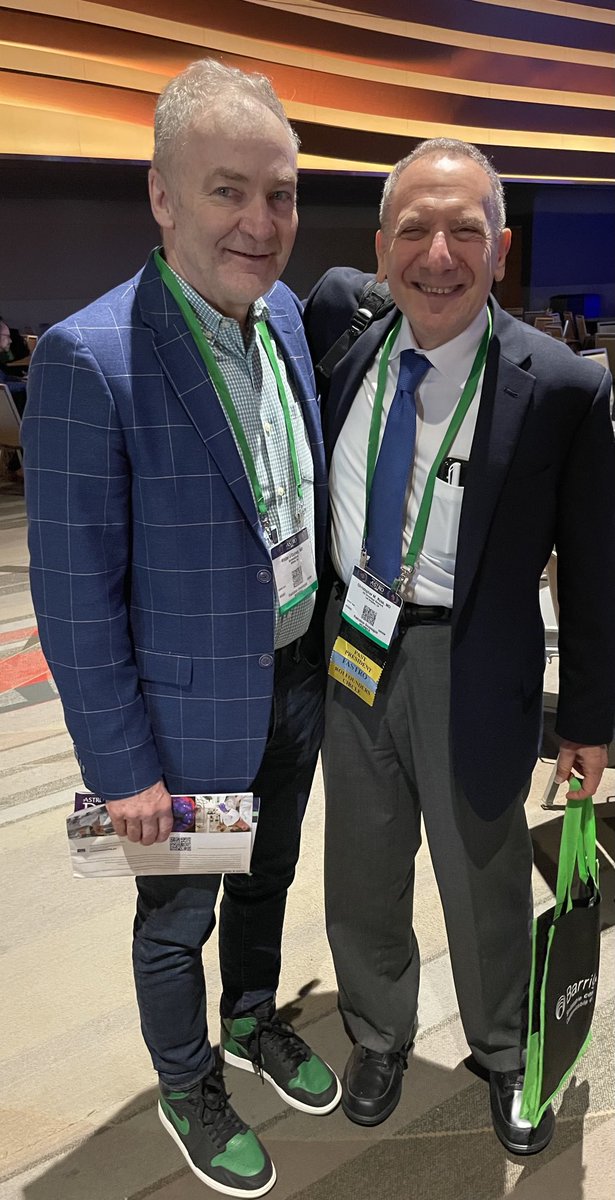 Great to connect with my first rad onc mentor Chris Rose!!! ⁦@ASTRO_org⁩ ⁦@GenesisCare⁩ #ASTRO22 ⁦@NRGonc⁩ #Cancer