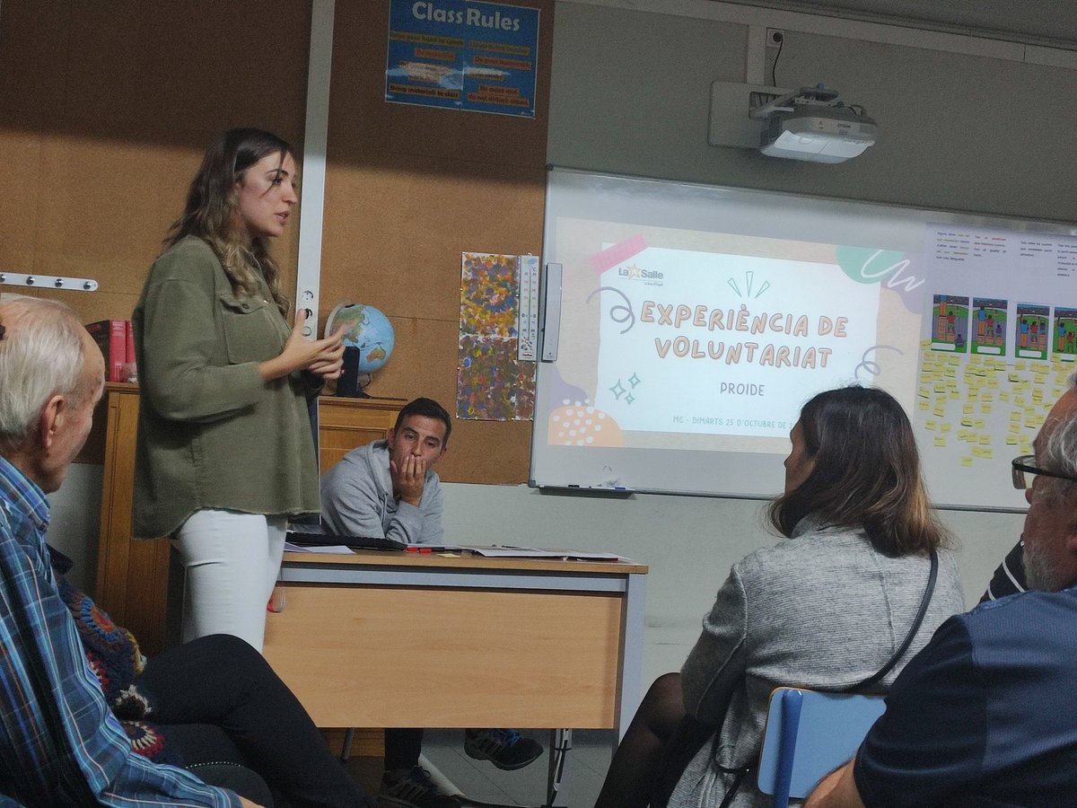 LaSalleLaSeu's tweet photo. Avui la Marta ens explica la seva experiència de voluntariat a Madagascar per fer-nos partícips del que és viure una experiència vital solidària i com podem ajudar des d'aquí #laSallelaSeu #MissioCompartida #Juntesijuntsmillor https://t.co/ftkm31Eebe