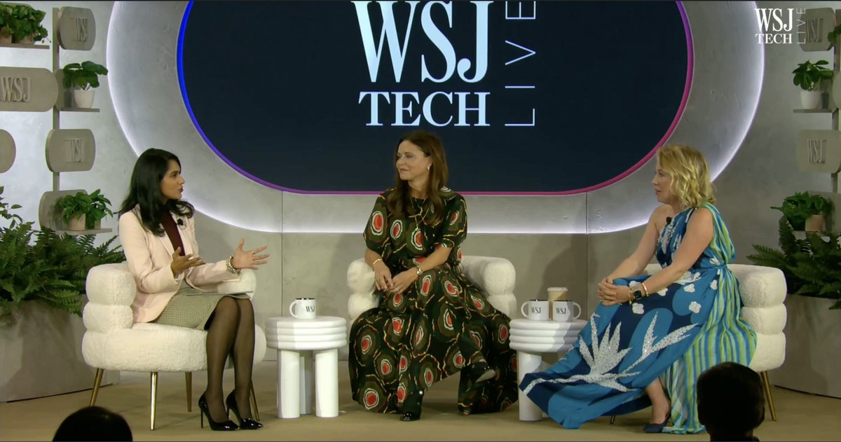 Black and gray are so passé. The award for the best dressed #WSJTechLive panel goes to SoftBank's @LBJett and Forerunner's @kirstenagreen Enjoyed this rare splash of color on Diwali no less!