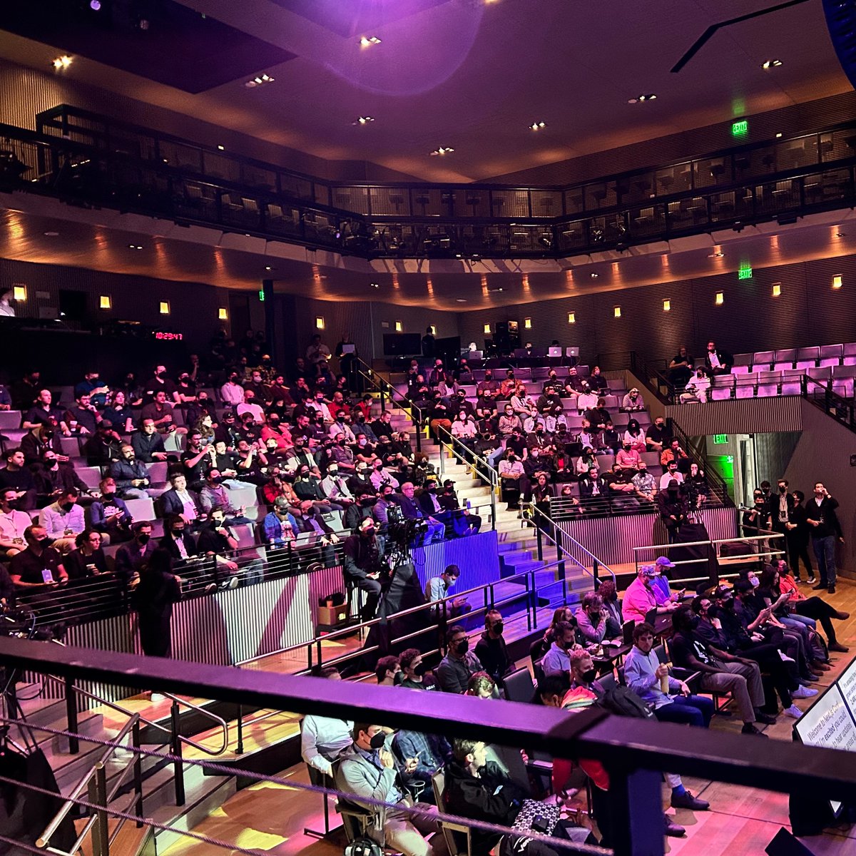 styfle's tweet photo. So exciting to be here at #nextjsconf https://t.co/yLGiPU6Yxs