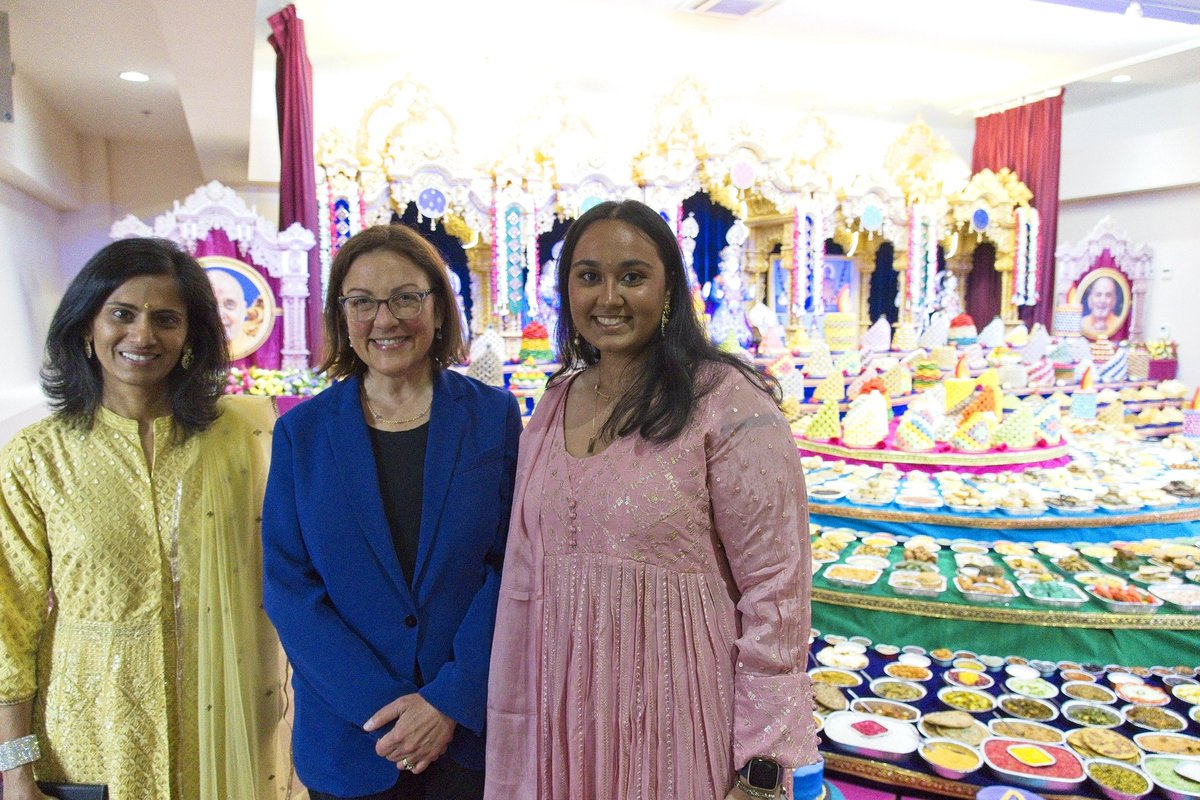 BAPS_PubAffairs's tweet photo. Thanks, @RepDelBene for taking the time to join us for the #Diwali &amp; Annakut celebrations at the @BAPS Mandir in Seattle, WA. https://t.co/4JsUxAO0Xk