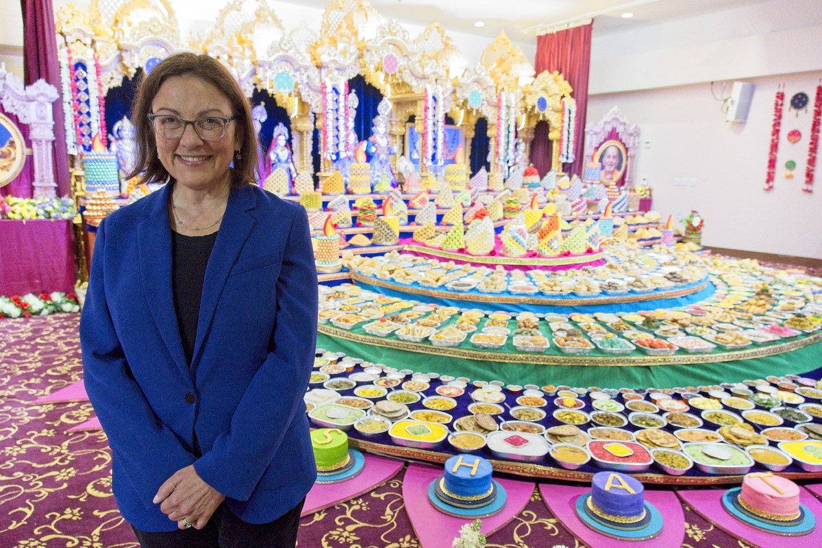 BAPS_PubAffairs's tweet photo. Thanks, @RepDelBene for taking the time to join us for the #Diwali &amp; Annakut celebrations at the @BAPS Mandir in Seattle, WA. https://t.co/4JsUxAO0Xk