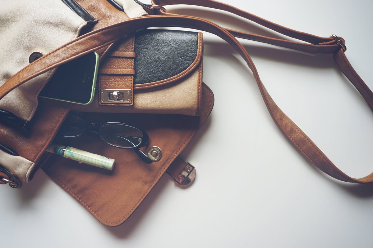 emarketsafe's tweet photo. Looking for a purse to replace your current one? Check out our local buy and sell. 

#emarketsafe #purse #handbag #stylish #fashion #wallet #buyandsell #shoplocalcanada https://t.co/v8nC9jDikg