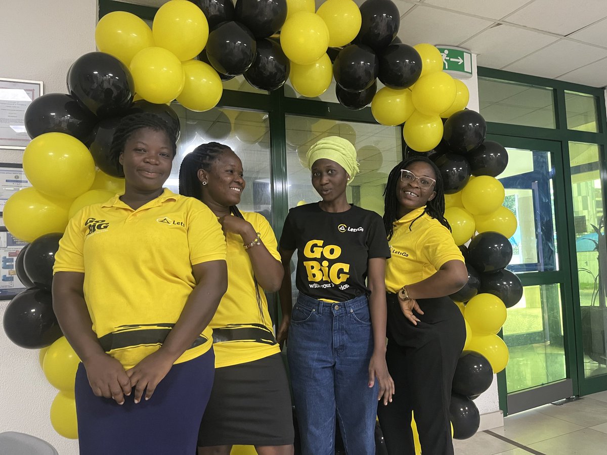 LetshegoGhana's tweet photo. Day 2 of our Customer Service Week was a colourful affair💛🖤 

Enjoy these yellow and black shots captured today!!!!! 

#CSW22 #letsimprovelives #letsgo #CelebratingService #GoBiG https://t.co/mo6pqjrZFv