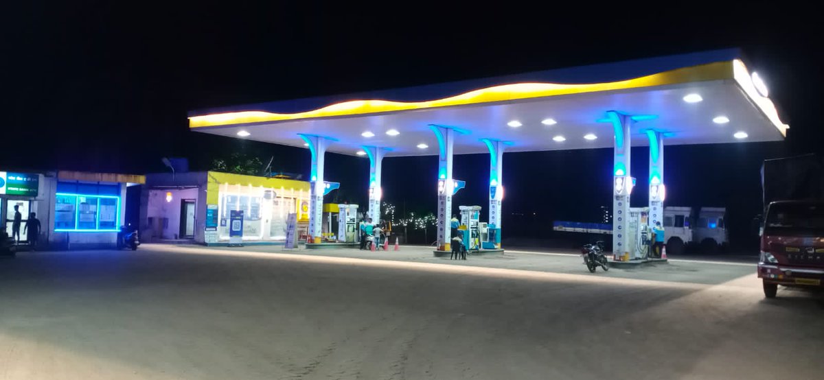 BPCLRETAILMUMB1's tweet photo. Wishing all our valued patrons abundance of joy this Diwali. 
From BPCL team at *Vimal Patil Auto, Mumbai Territory*
#HappyDiwali            
#photooftheday
#powerwithinyou
#PureforSure #BharatPetroleum #BPCLfuelstations #EnergisingLives 
 @BPCLimited @rakeshsinhabpc https://t.co/G4alv2nNoZ