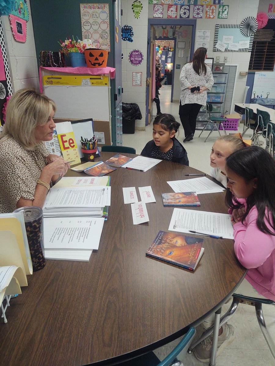 Amy Jones tweet media