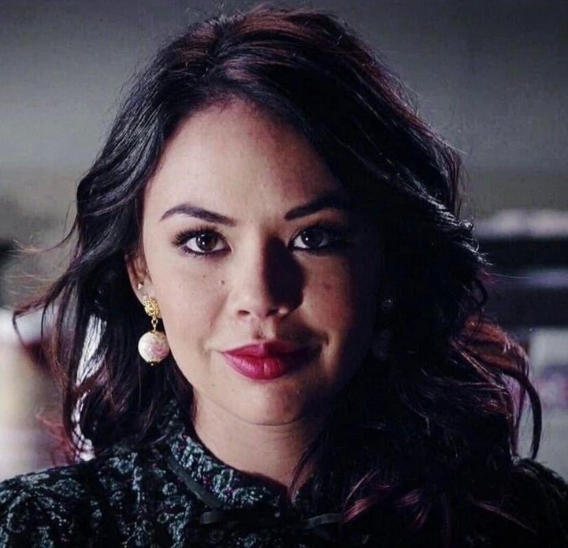 pllfanshh1's tweet photo. Ella sabe que es la mejor -A https://t.co/Jwc3JniEiS