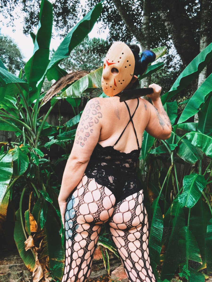 850Shekyle's tweet photo. In honor of spooky season #JasonVoorhees #FridayThe13th #onlyfansgirl #onlyfans https://t.co/mR17QPLBbF