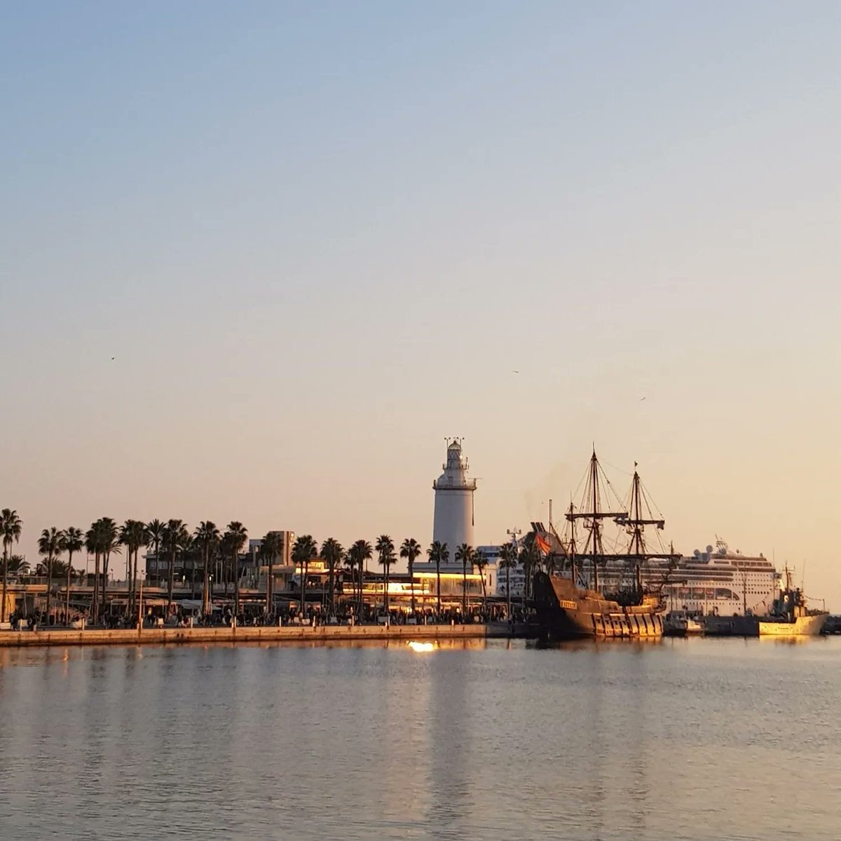 OhMyGoodGuide's tweet photo. Join our unmissable highlights and sunset tour of Malaga and admire the beautiful sunset over the city. Book here 👇🏽
https://t.co/JiIdQGen8n
.
#ohandalusia #OhMyGoodGuide #OMGG #spain #lovespain #travel #malaga #andalucia #spain #holiday #photography #panoramicview https://t.co/SJYZrV8CV9