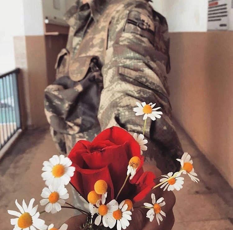 “İnan ki senden başka kimse yok yüreğimde.”